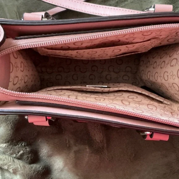 Guess Embossed Pink Shoulder Bag - Picture 4 of 7